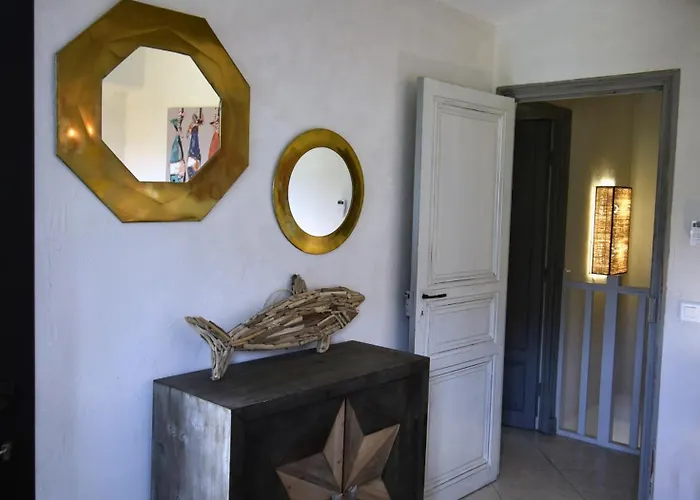 فيلة Capocio كافالير سور مير