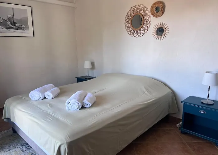 Capocio فيلة كافالير سور مير