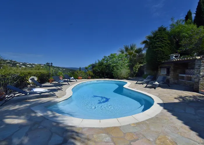 فيلة Capocio كافالير سور مير